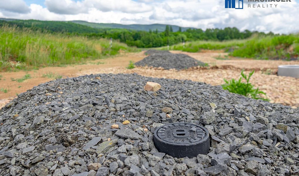 Prodej stavebního pozemku 871 m², Dubí – náhled fotky 35