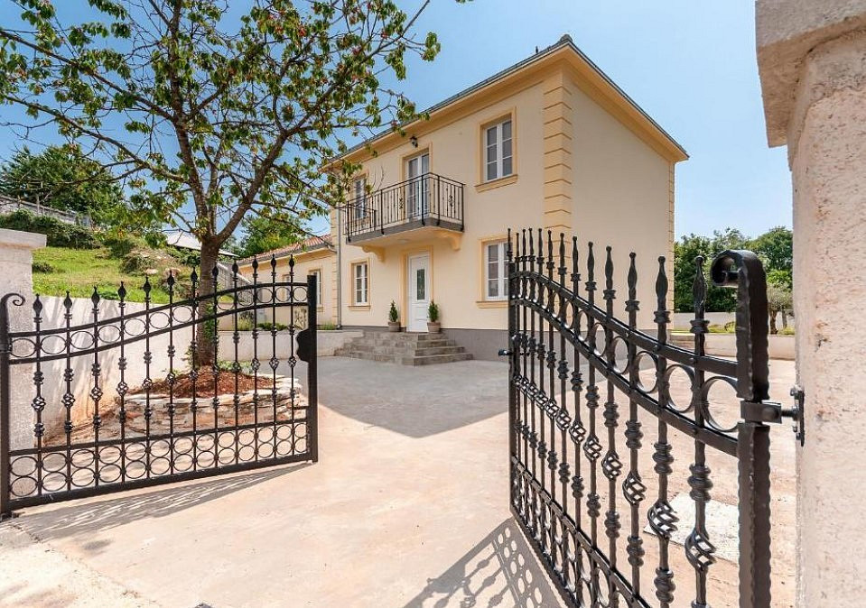 Prodej domu 130 m² s pozemkem 130 m²