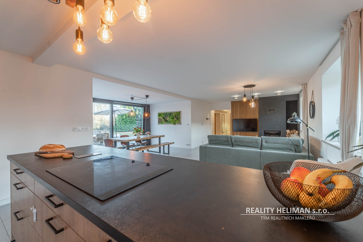 Prodej domu 260 m² s pozemkem 5 558 m² — photo 2