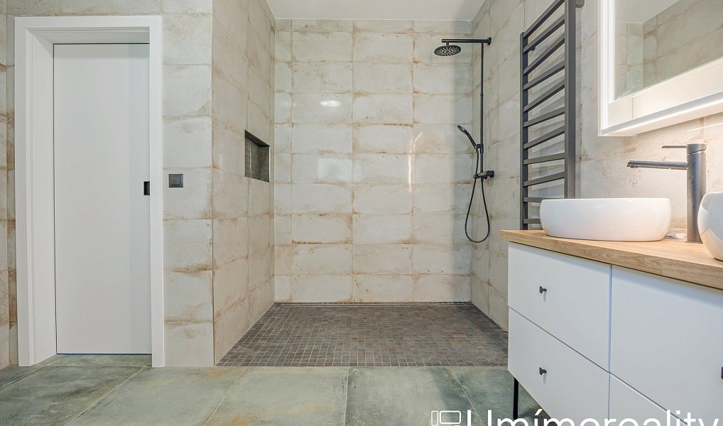 Prodej domu 161 m² s pozemkem 1 704 m², Kařez – náhled fotky 13