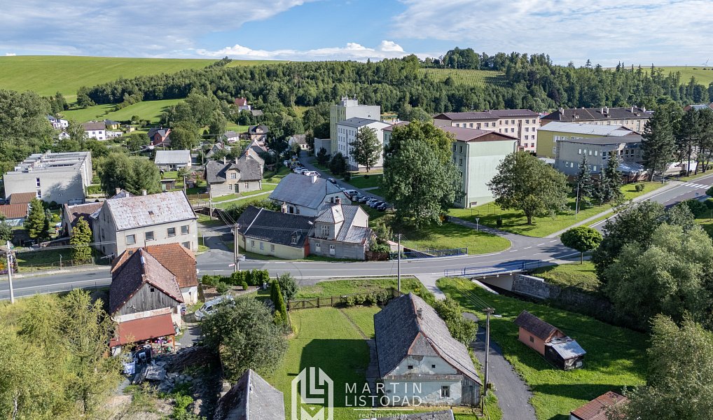 Prodej stavebního pozemku 1 379 m², Dvorce – náhled fotky 15