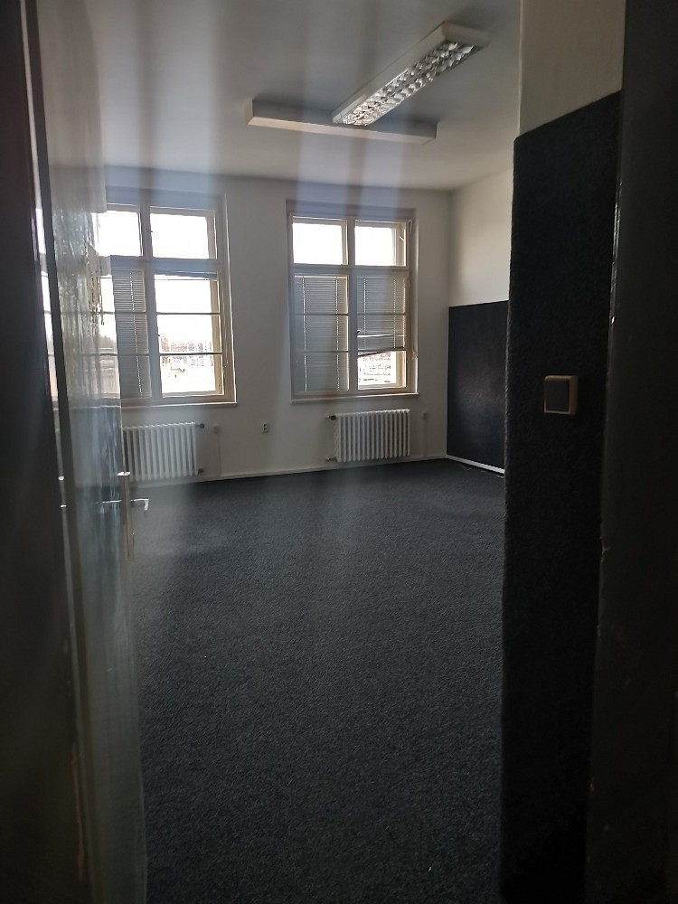 Pronájem kanceláře 28 m² – fotografie 4