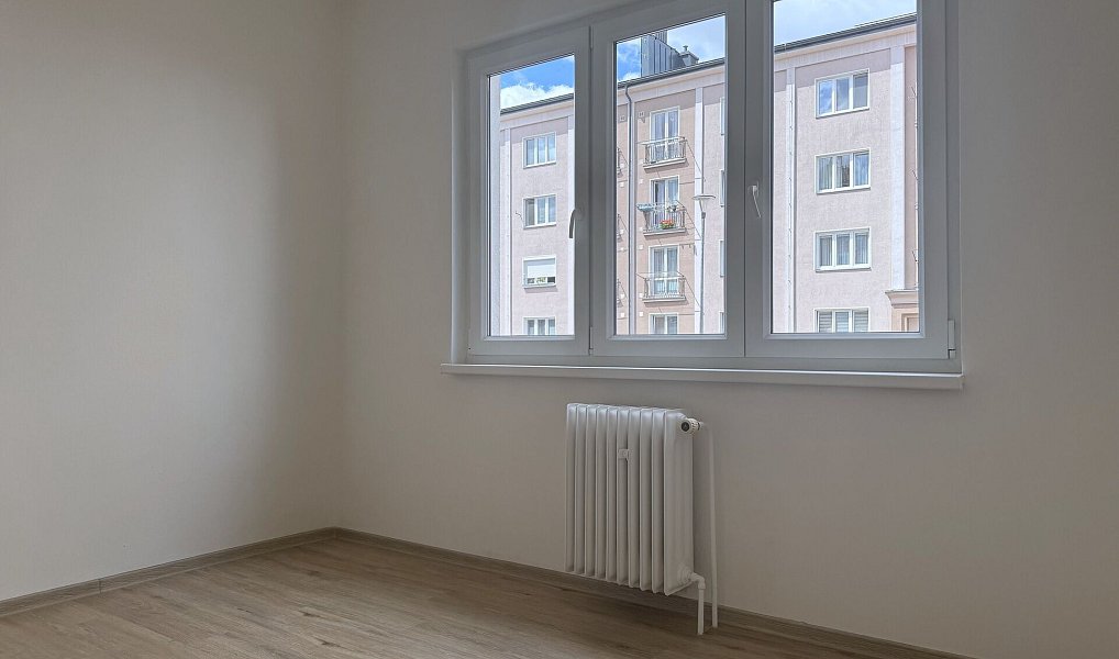 Pronájem bytu 2+1 56 m², Ostrov – náhled fotky 5