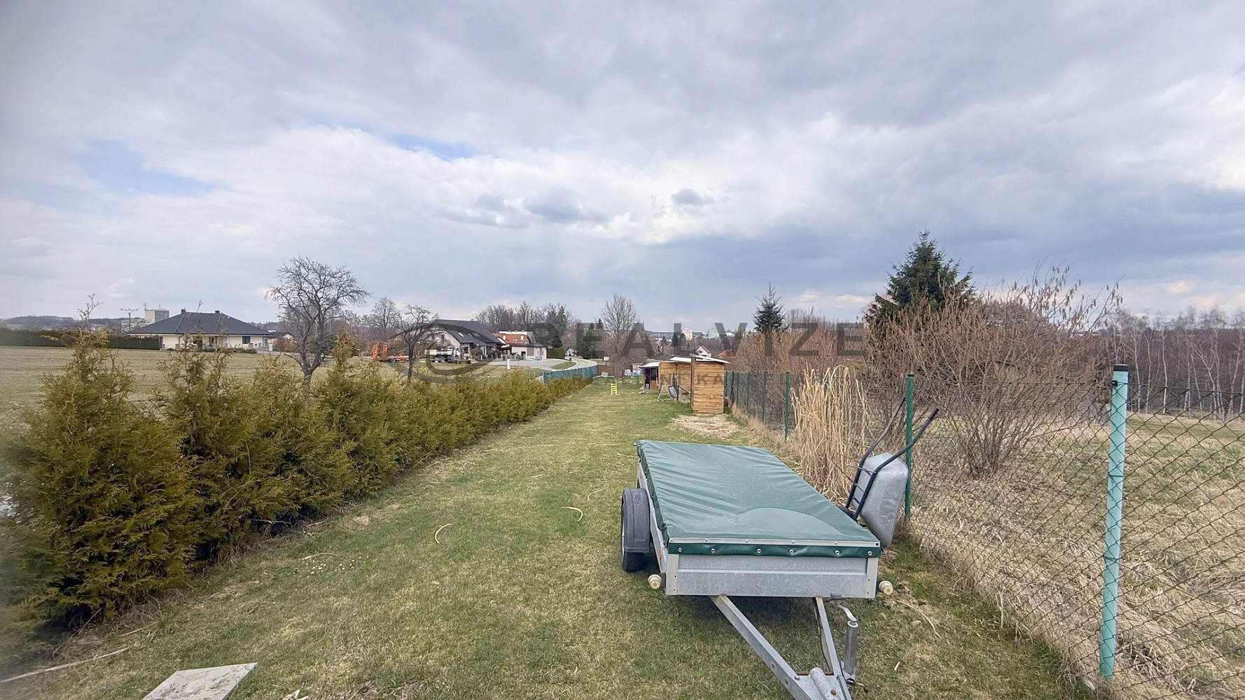 Prodej stavebního pozemku 929 m² – fotografie 2