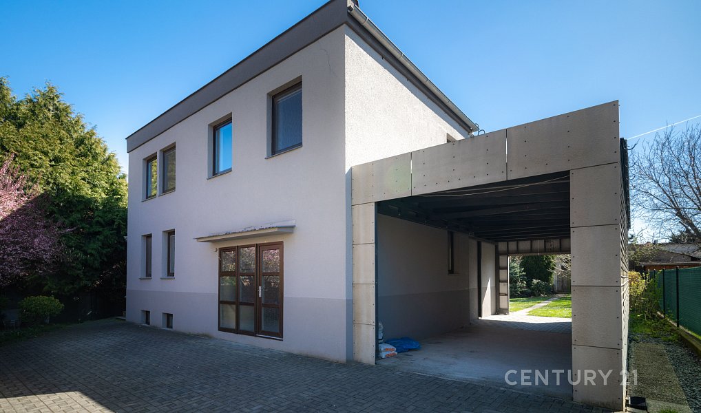 Prodej domu 217 m² s pozemkem 800 m², Nehvizdy – fotka 1 z 22