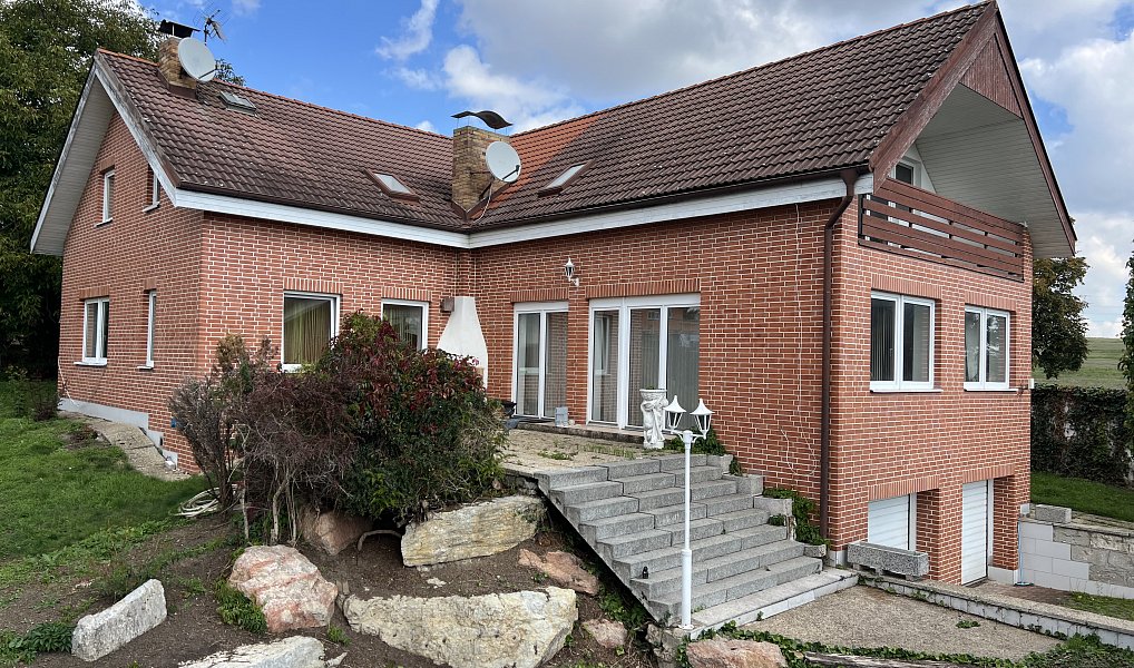 Prodej domu 428 m² s pozemkem 831 m², Praha – fotka 1 z 32
