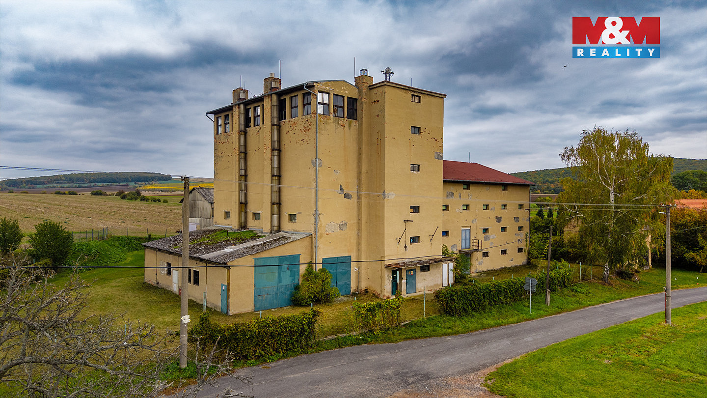 Prodej zemědělského objektu 2 000 m² — photo 2