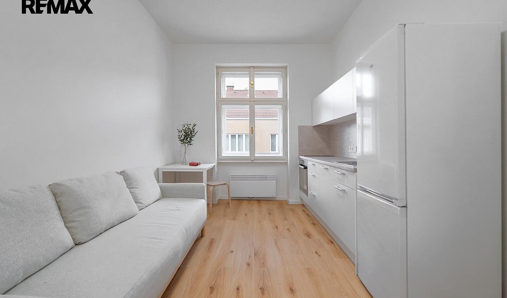 Prodej bytu 1+kk 20 m², Praha – náhled fotky 4