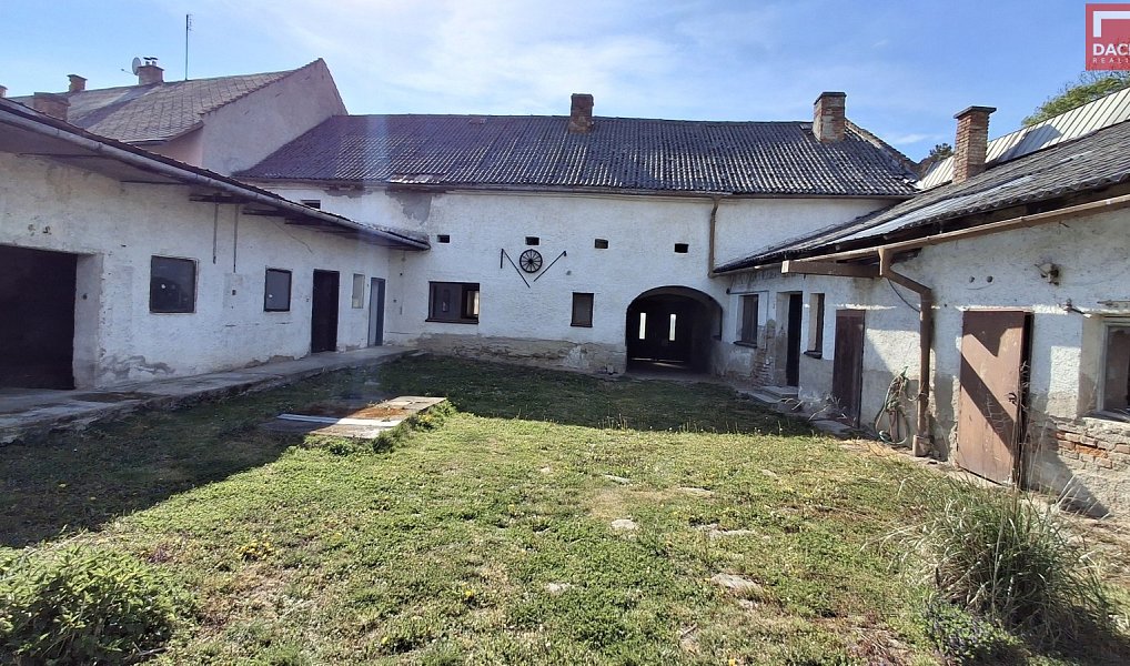 Prodej domu 536 m² s pozemkem 2 011 m², Tršice – náhled fotky 2