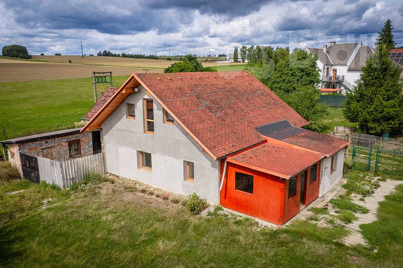 Prodej domu 230 m² s pozemkem 1 378 m²
