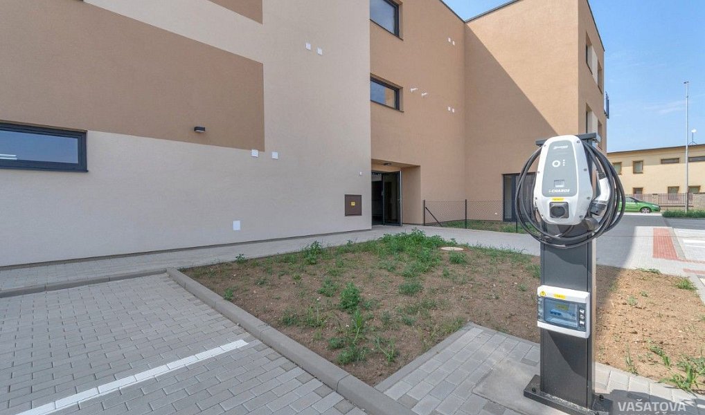Pronájem bytu 3+1 188 m², Hradec Králové – náhled fotky 32