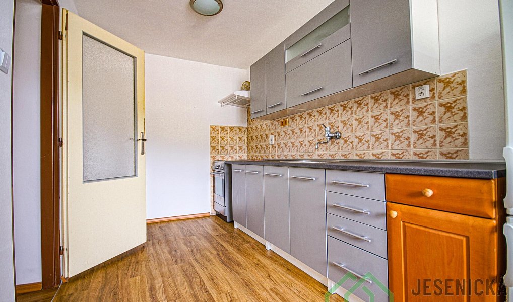 Pronájem bytu 2+1 70 m², Jeseník – náhled fotky 2