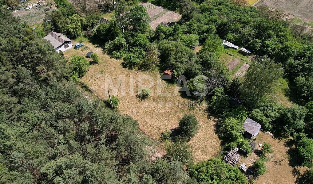 Pronájem zahrady 620 m², Kostelec nad Labem – náhled fotky 2