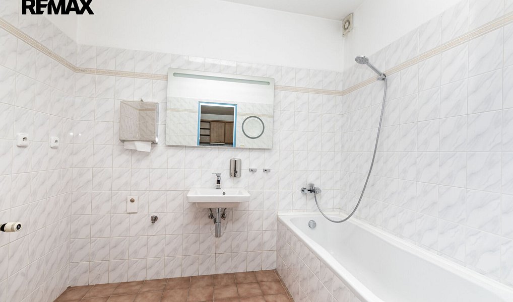 Pronájem domu 220 m² s pozemkem 225 m², Roudnice nad Labem – náhled fotky 14