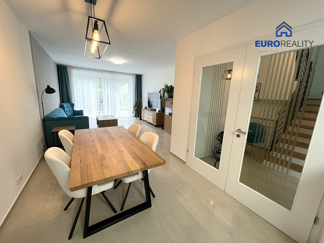 Prodej domu 194 m² s pozemkem 149 m²