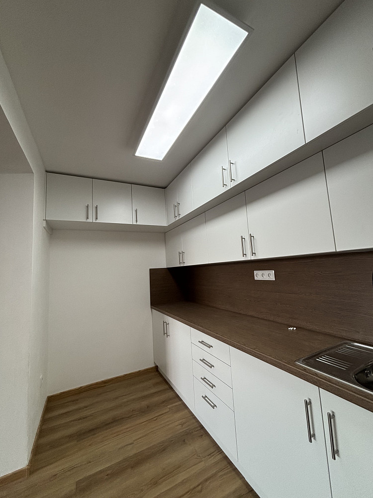 Pronájem bytu 4+kk 170 m² – fotografie 3
