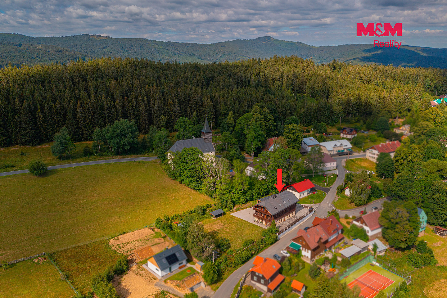 Prodej ubytovacího objektu 910 m² – fotografie 2
