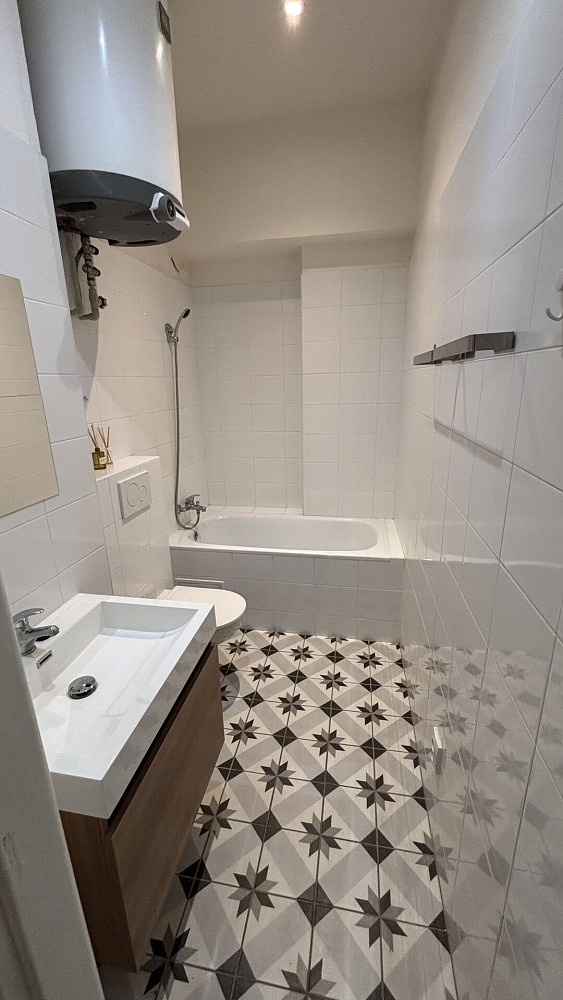 Pronájem bytu 1+kk 27 m² – fotografie 4