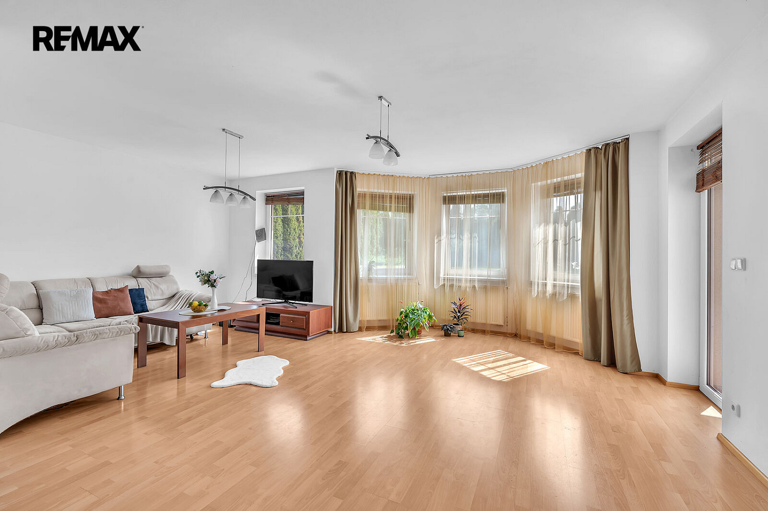 Prodej domu 224 m² s pozemkem 939 m² – fotografie 3