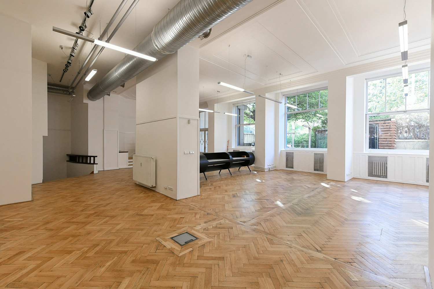 Pronájem obchodních prostor 436 m²