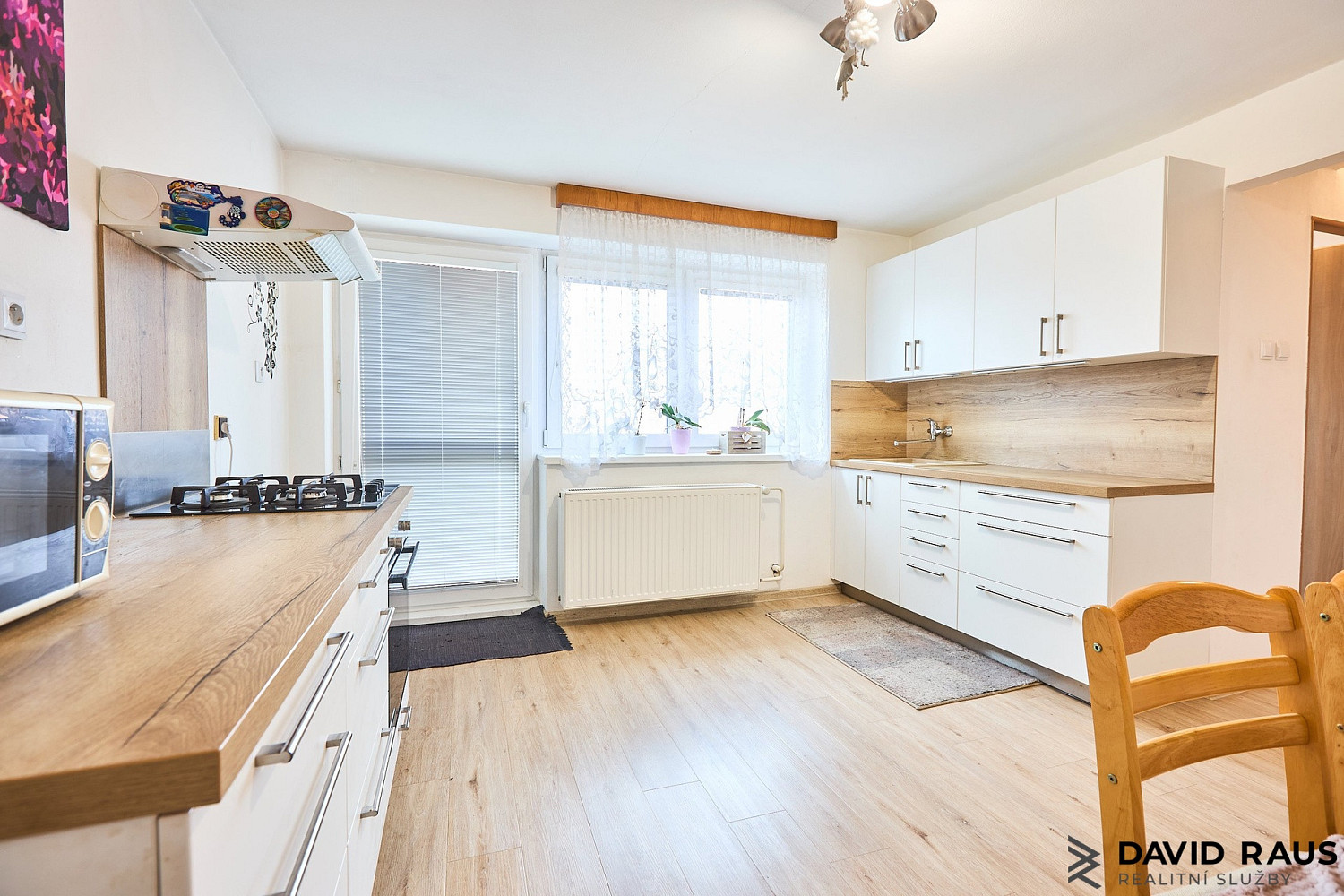 Prodej domu 232 m² s pozemkem 1 077 m² — photo 2