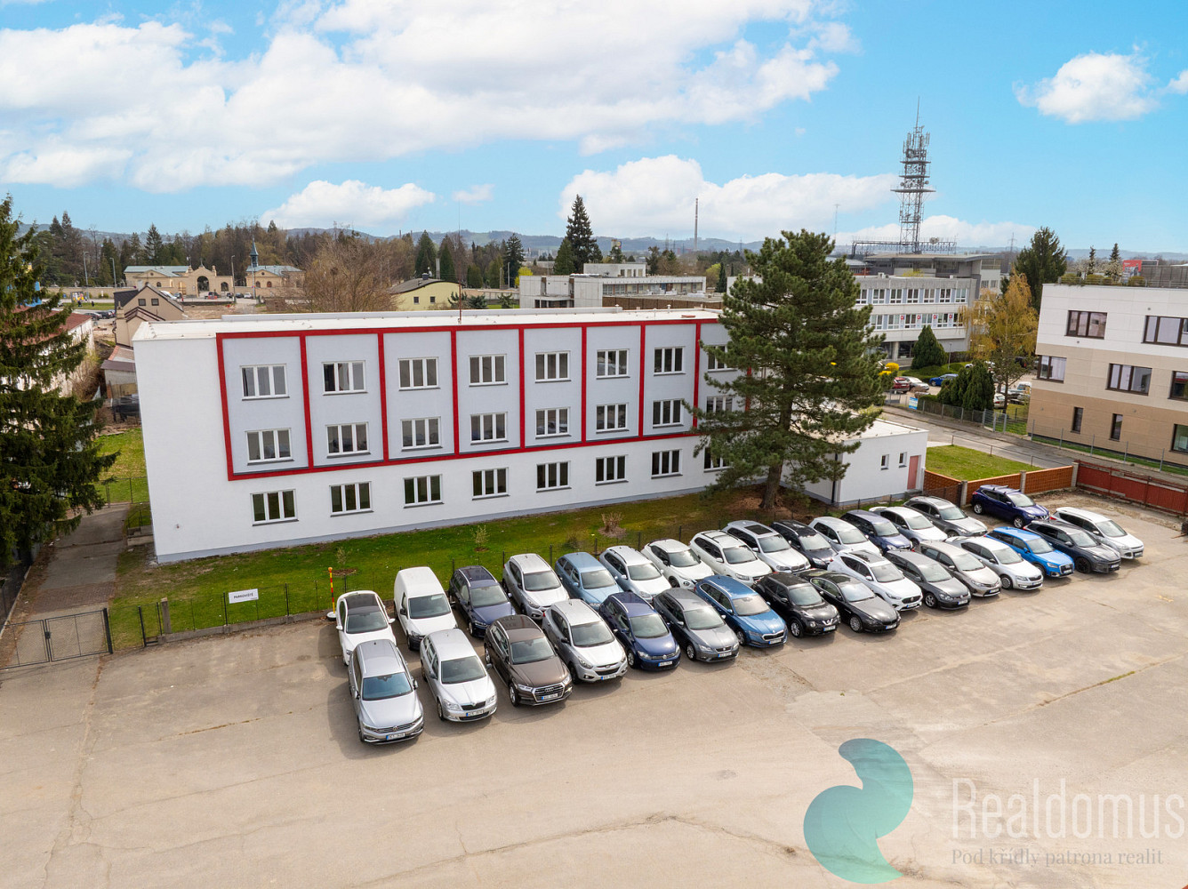 Prodej kanceláře 1 260 m² — photo 2