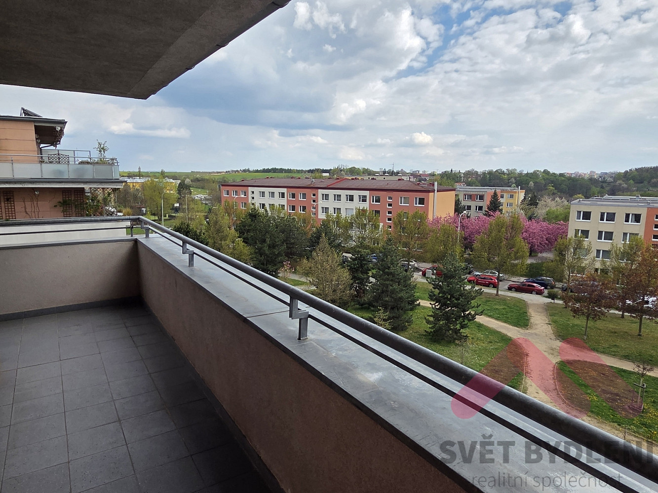 Pronájem bytu 2+kk 56 m² — photo 2