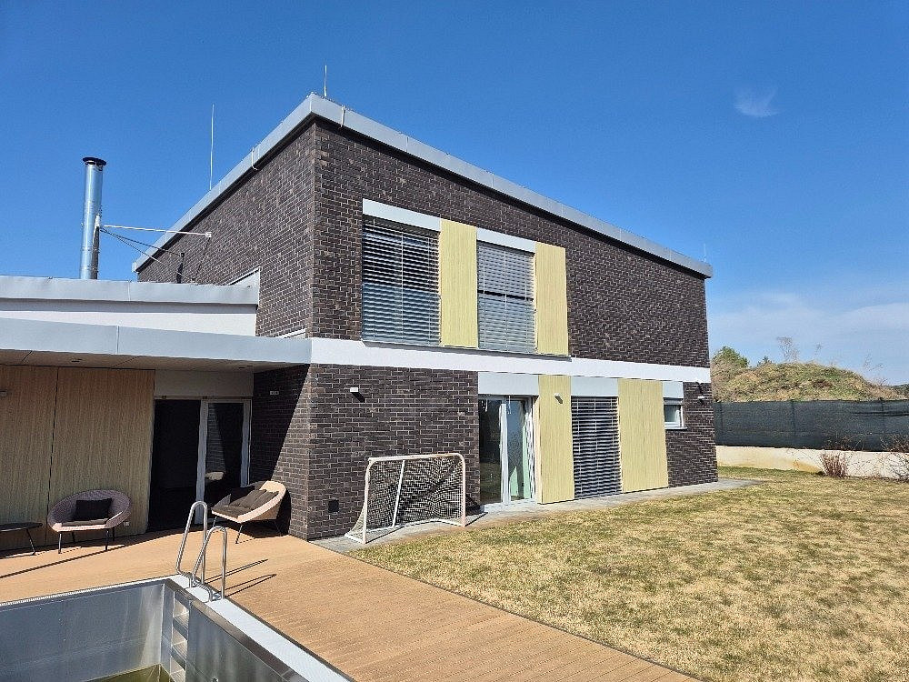 Prodej domu 365 m² s pozemkem 1 618 m² – fotografie 2