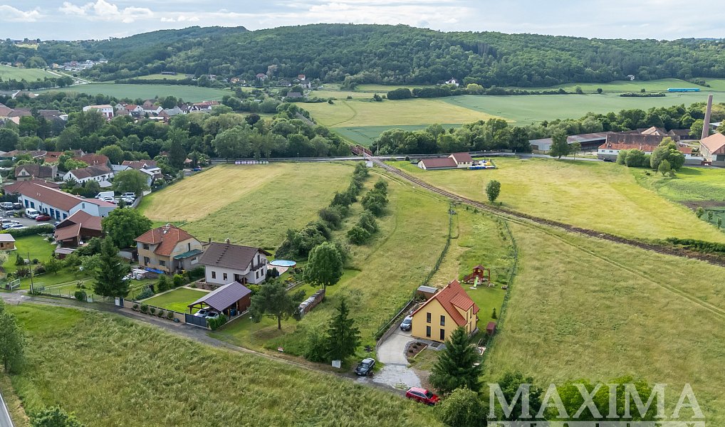 Prodej pozemku 2 625 m², Lochovice – náhled fotky 8