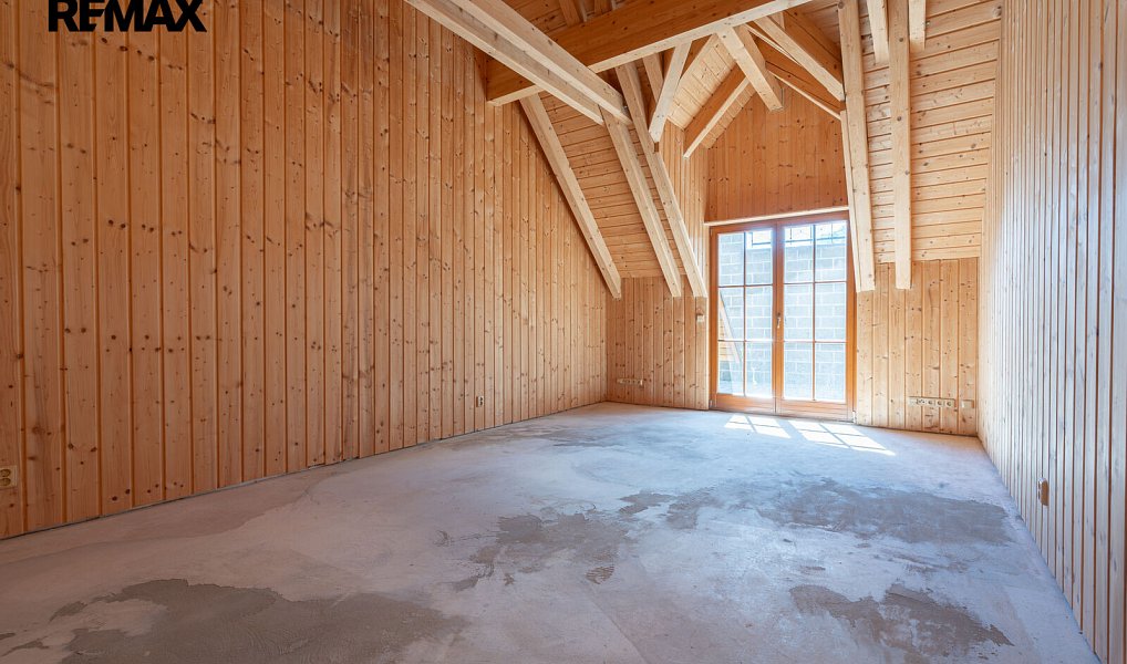 Prodej domu 708 m² s pozemkem 1 910 m², Králův Dvůr – náhled fotky 8