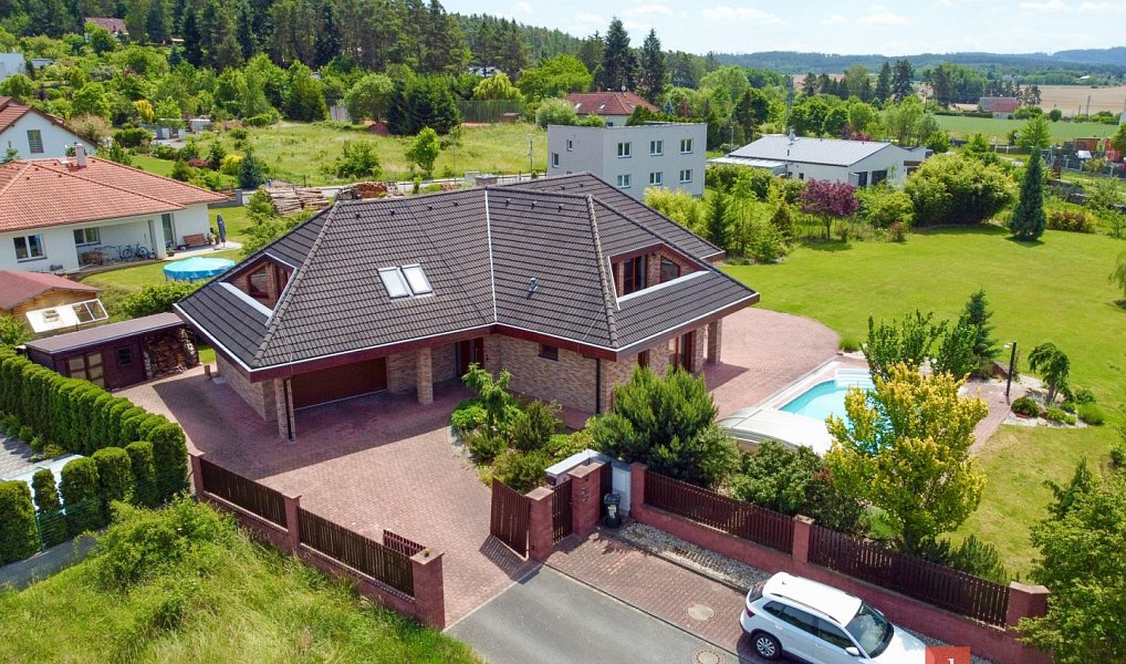 Prodej domu 372 m² s pozemkem 2 751 m², Štěnovice – náhled fotky 16
