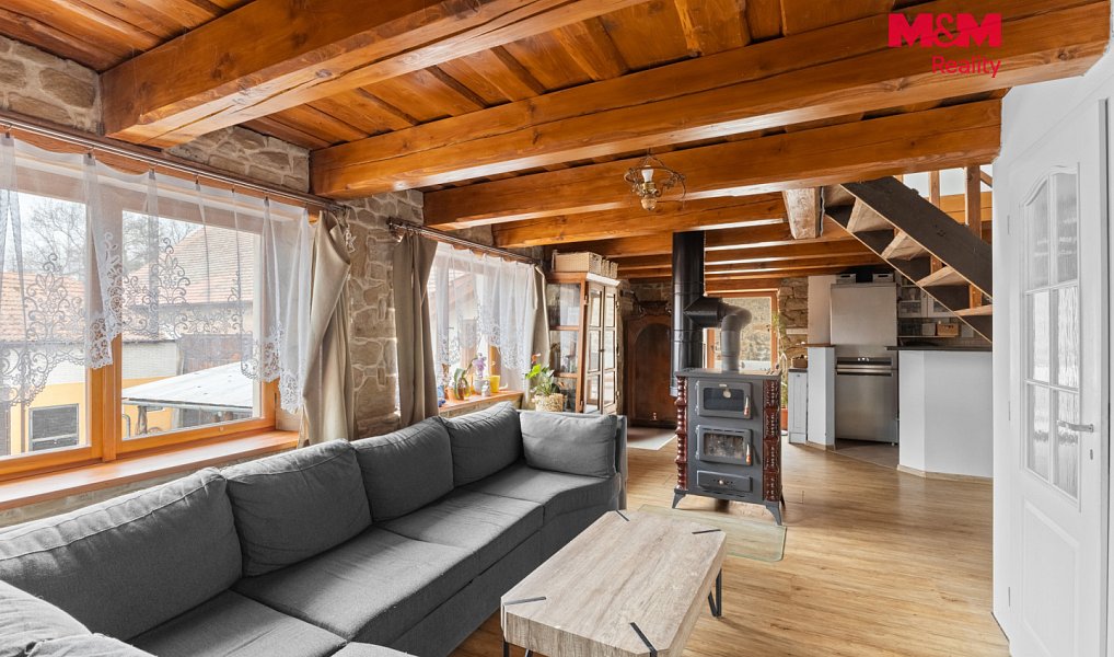 Prodej domu 380 m² s pozemkem 17 352 m², Jarpice – náhled fotky 2