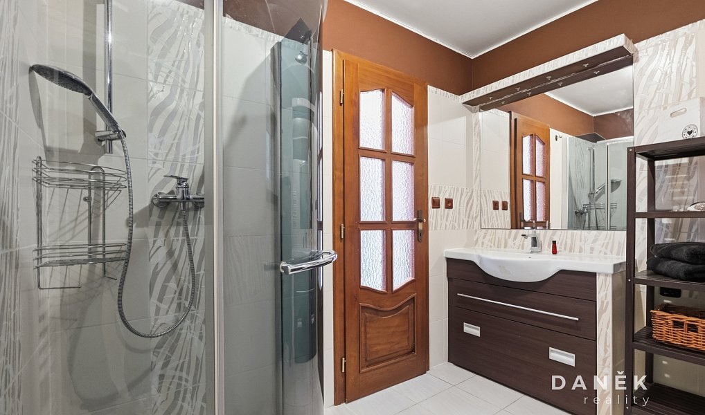 Prodej domu 210 m² s pozemkem 214 m², Ivančice – náhled fotky 24