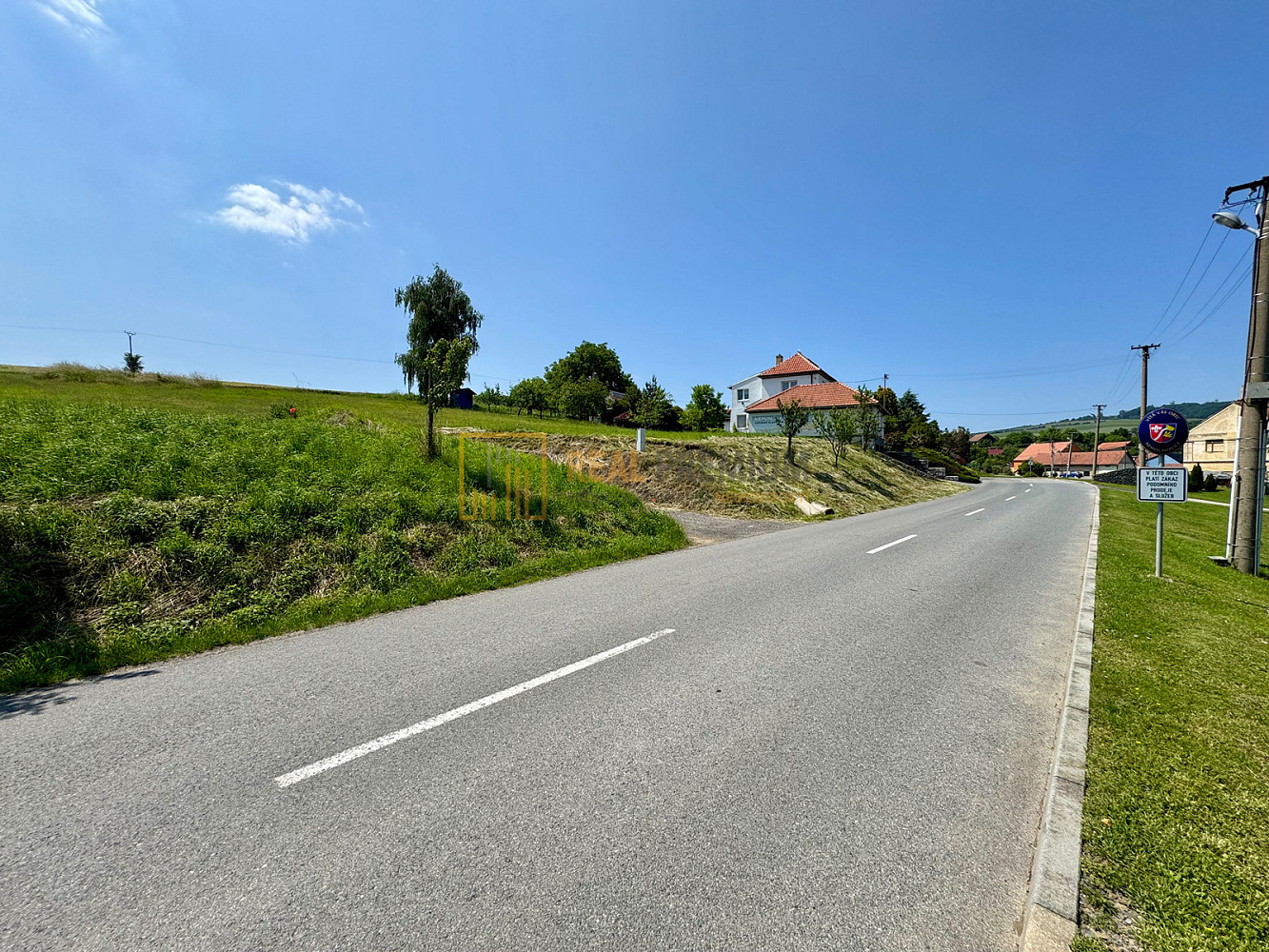 Prodej stavebního pozemku 674 m² – fotografie 3