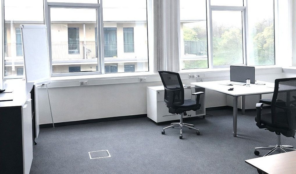 Pronájem kanceláře 175 m², Praha – náhled fotky 2