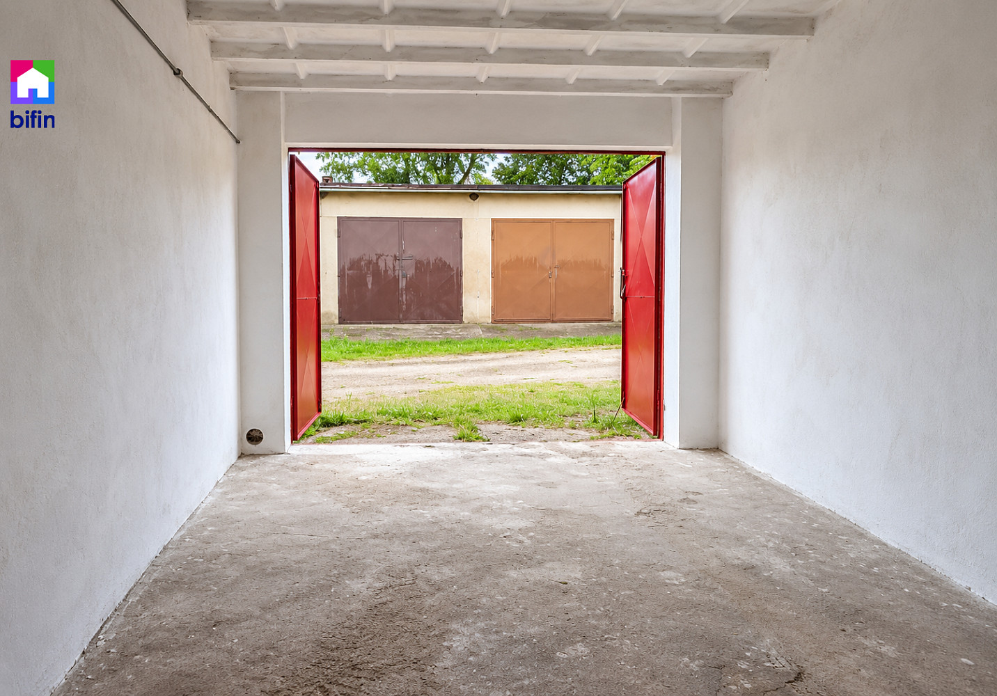 Prodej garáže 19 m² – fotografie 3