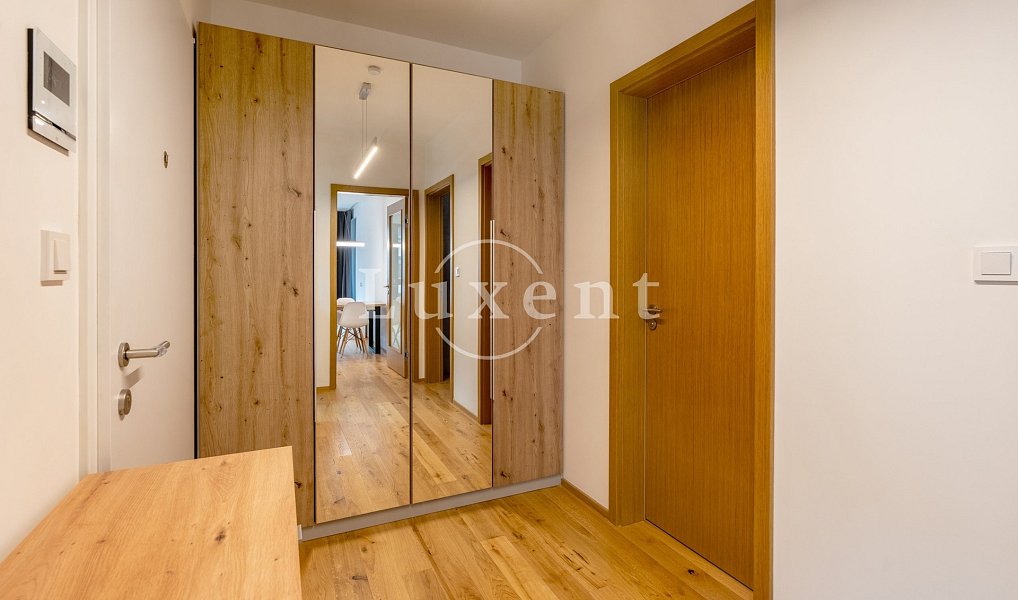Pronájem bytu 2+kk 61 m², Praha – náhled fotky 12