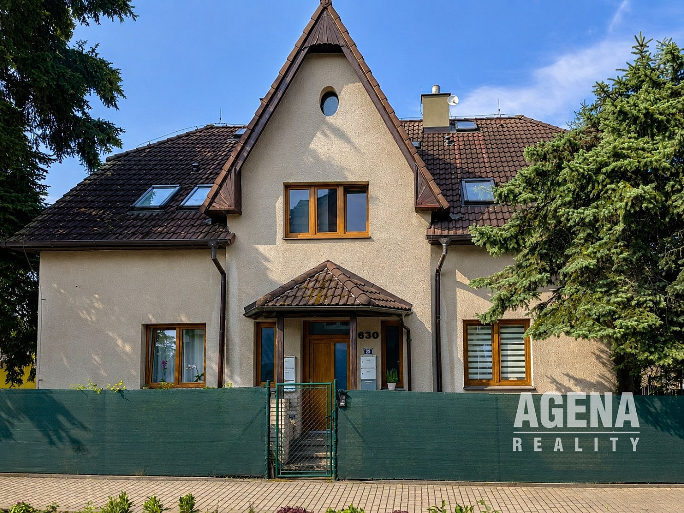 Prodej domu 330 m² s pozemkem 480 m² – pohled 4