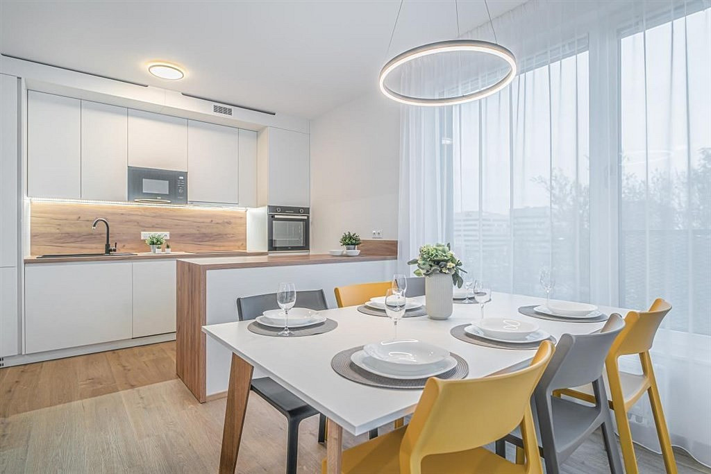Pronájem bytu 3+kk 82 m² — photo 2