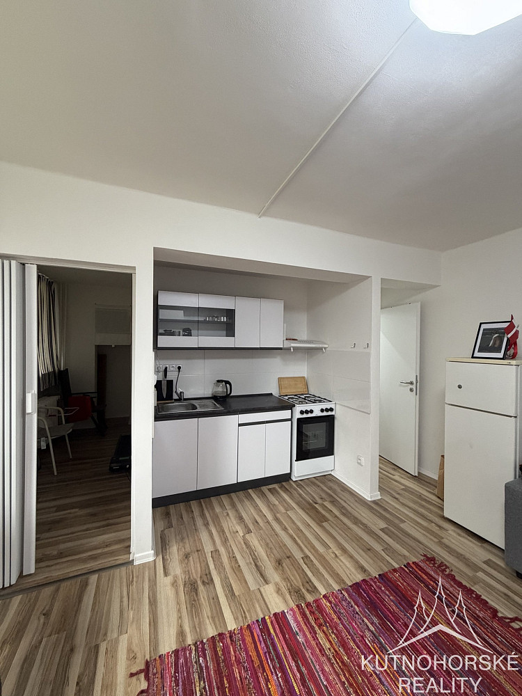 Pronájem bytu 1+kk 31 m² – fotografie 2
