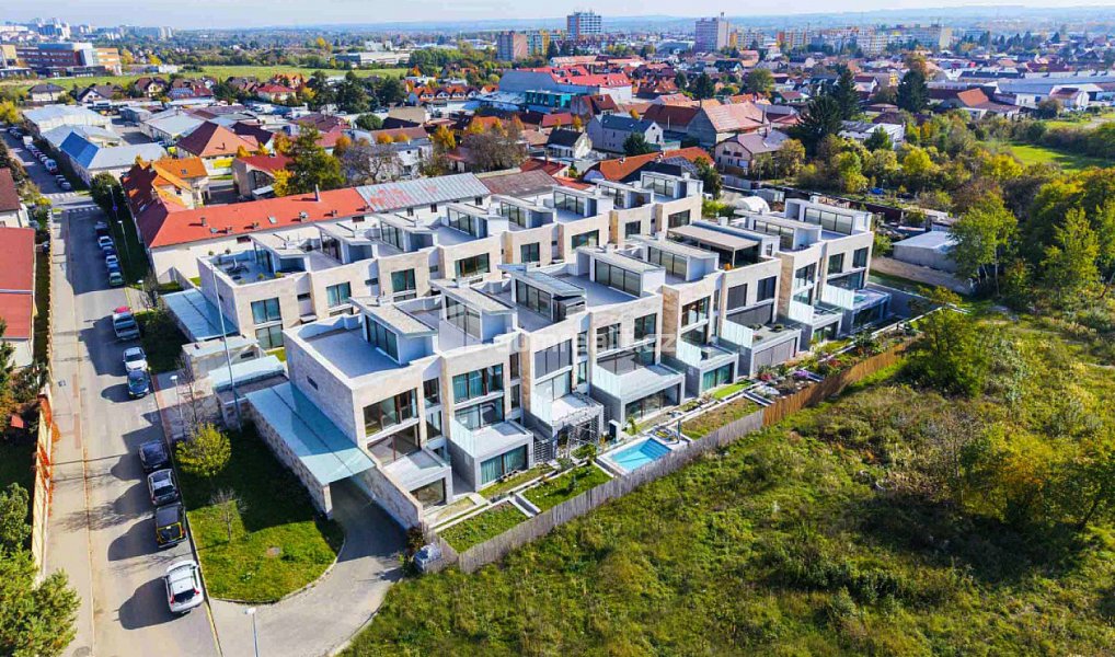 Prodej domu 378 m² s pozemkem 360 m², Praha – náhled fotky 2