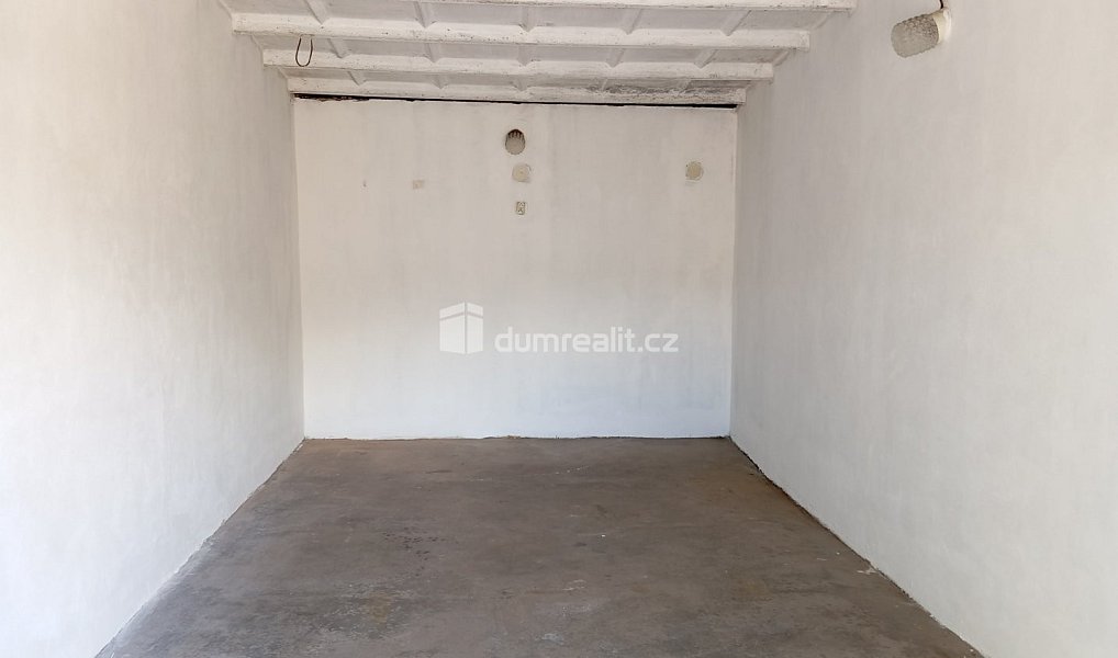 Prodej garáže Č. Budějovice, České Budějovice – náhled fotky 2