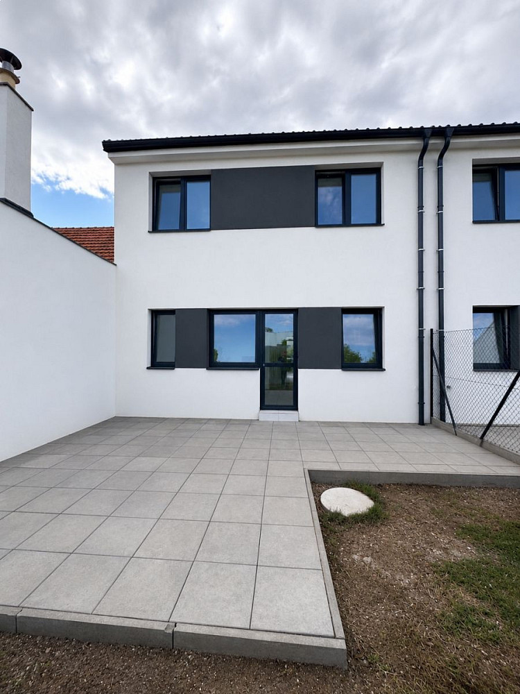 Prodej domu 140 m² s pozemkem 253 m²
