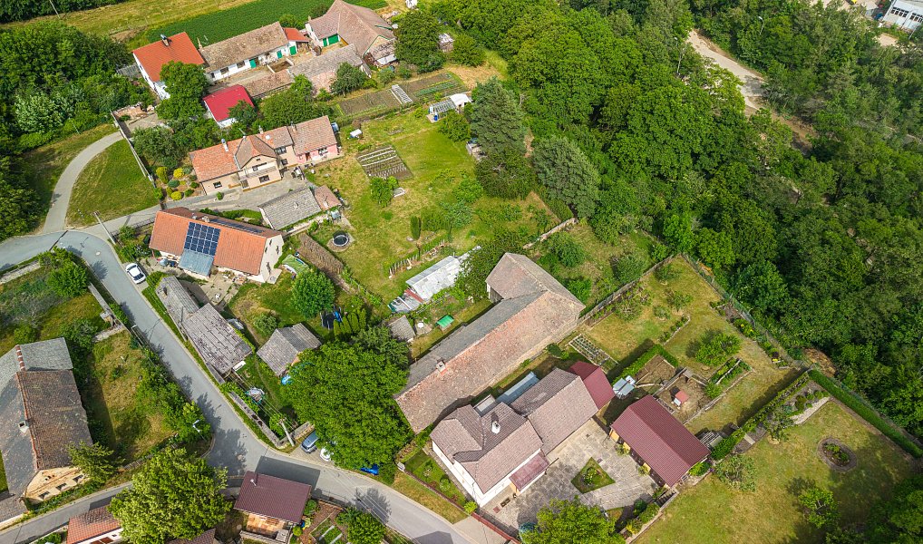 Prodej chaty/chalupy 64 m² s pozemkem 1 393 m², Chvaletice – náhled fotky 9