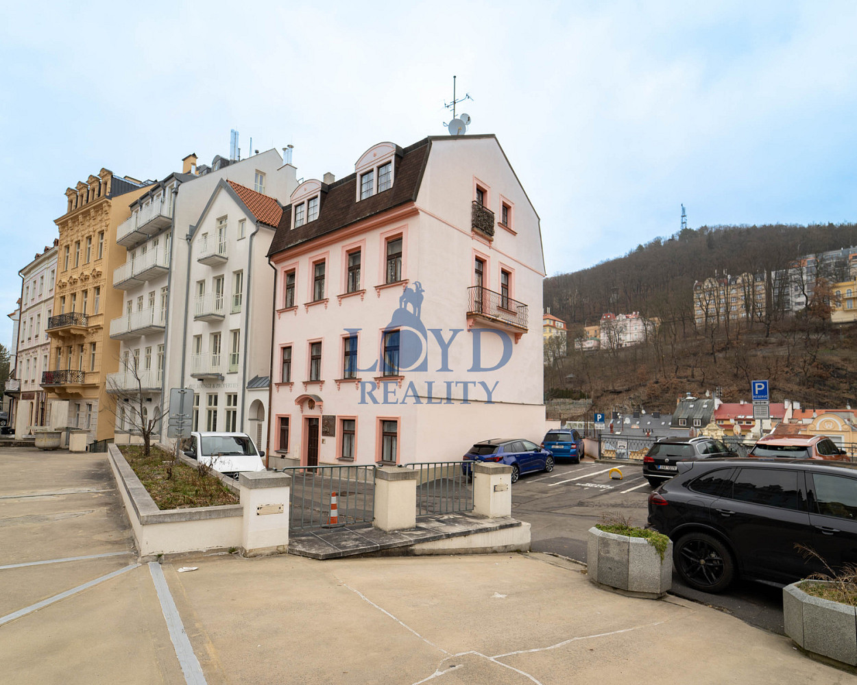 Prodej nájemního domu, činžáku 261 m²