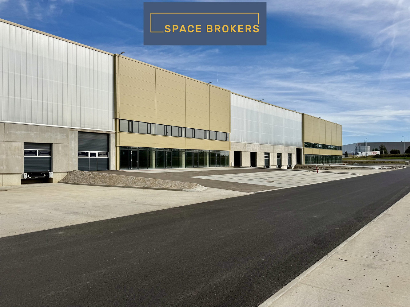 Pronájem skladovacích prostor 2 100 m²