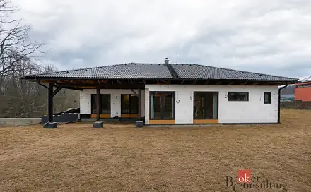Prodej domu 196 m² s pozemkem 876 m², Nad Hájovnou, Loket, okres Sokolov