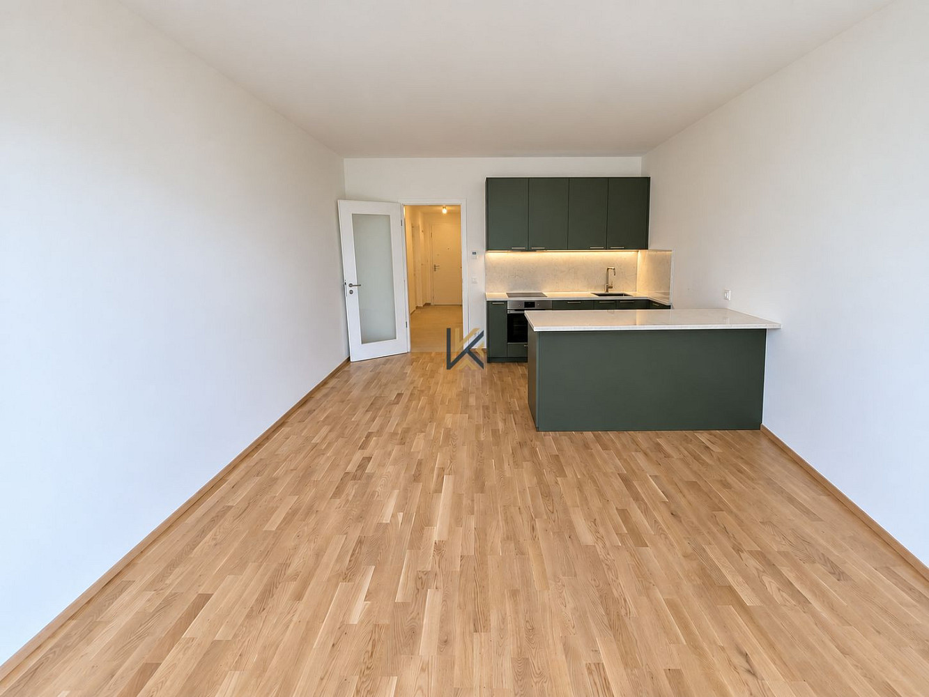 Pronájem bytu 1+kk 36 m² – fotografie 2