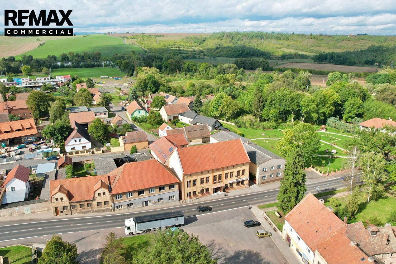 Prodej ubytovacího objektu 1 360 m² – fotografie 2