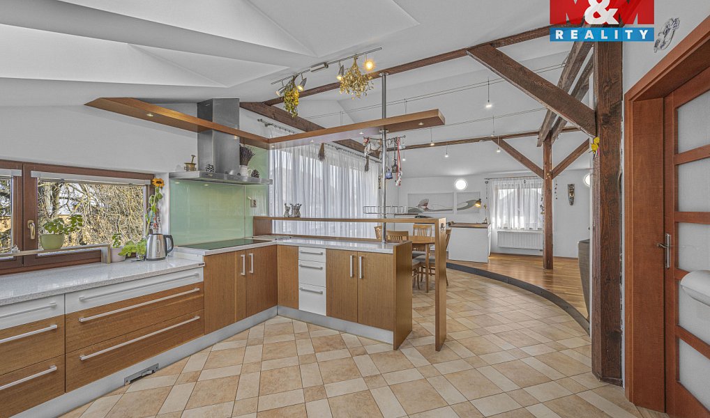 Prodej domu 374 m² s pozemkem 4 508 m², Sulice – náhled fotky 3